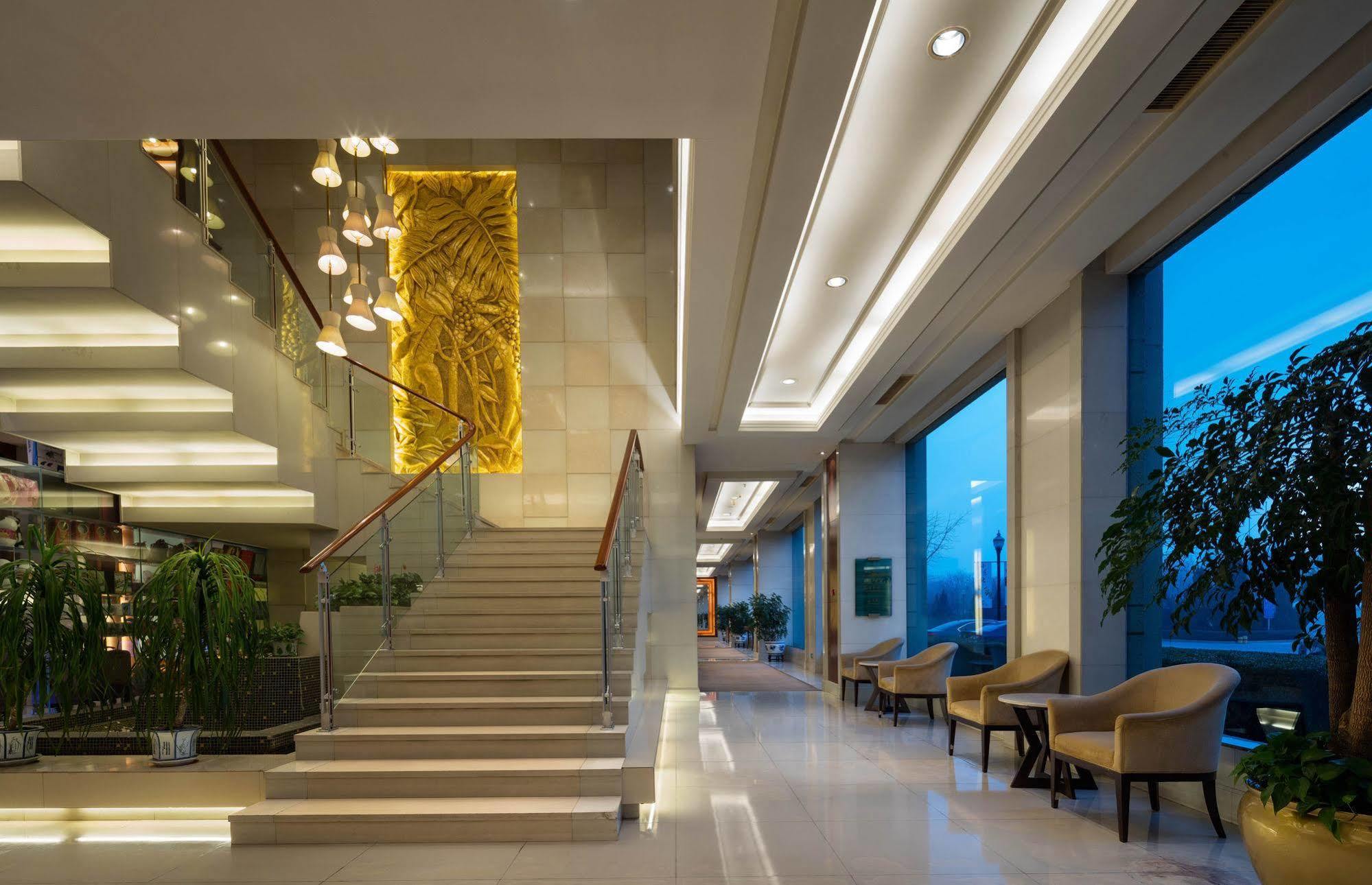 Hotel Ramada Beijing North Changping Exteriér fotografie